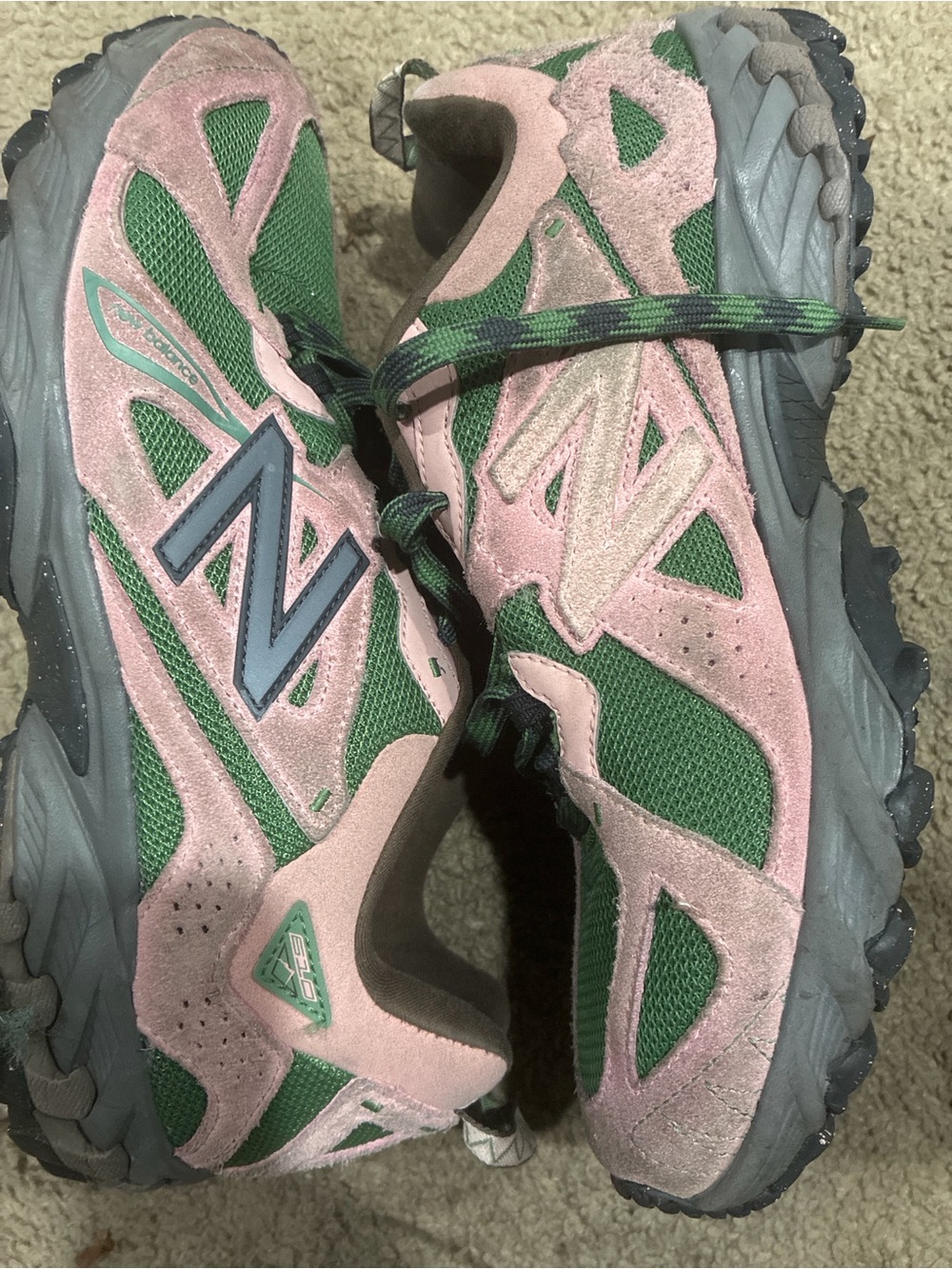 New Balance 610 men’s 9 Trail Sneakers in Pink and Green